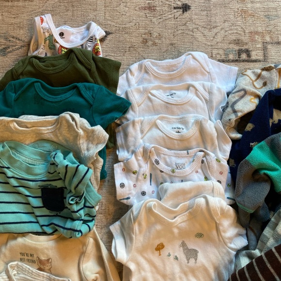 SOLD - Bundle of newborn baby clothes - Picture 4 of 5